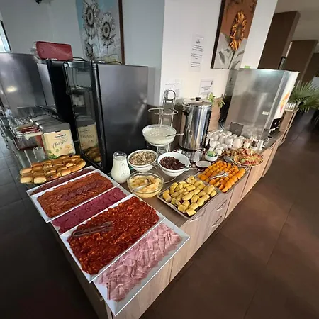 Emilia Palace Hotell