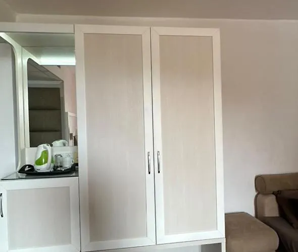 Emilia Palace Ξενοδοχείο 3*