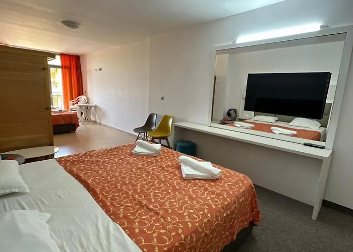 Ξενοδοχείο Emilia Palace 3*