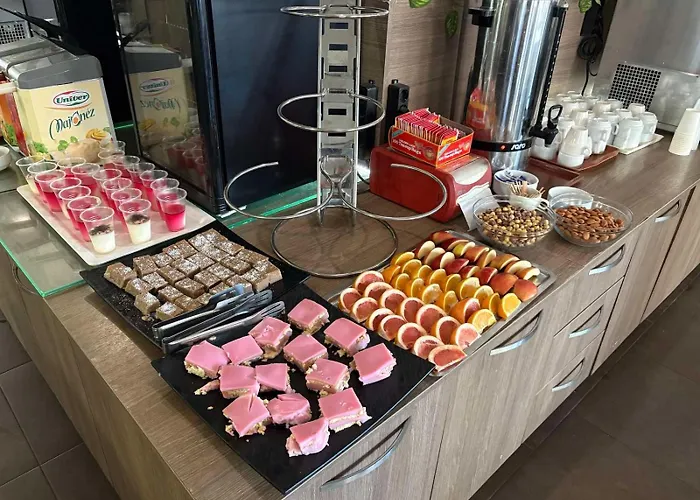 Ξενοδοχείο Emilia Palace 3*